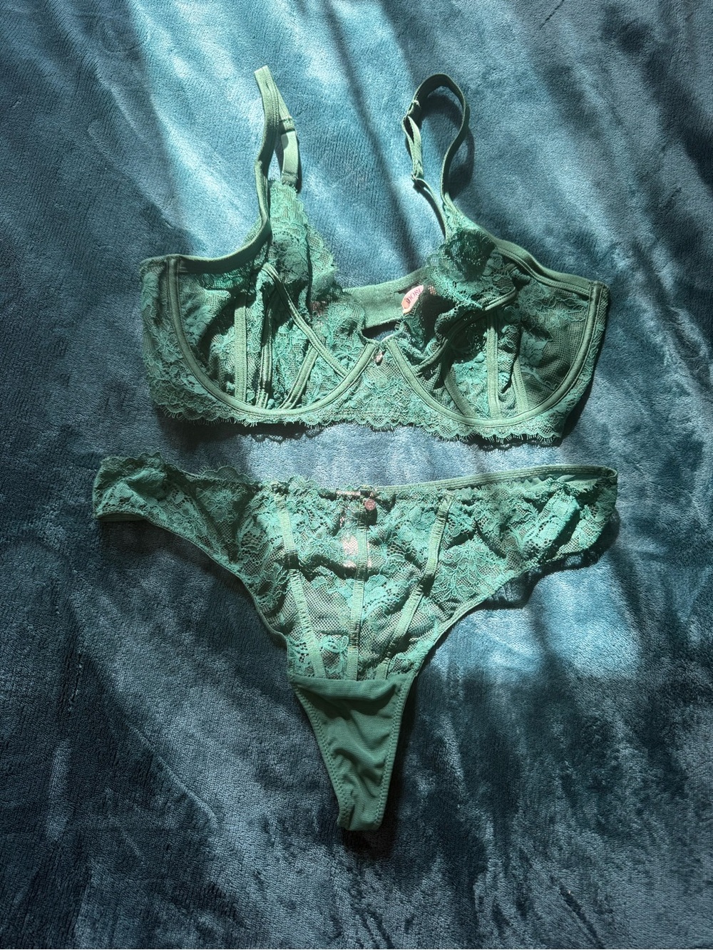 Adore Me Emerald Green Lace Underwire Bra & Thong Set